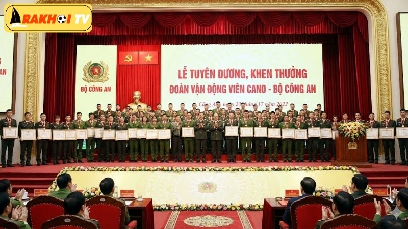 ban-sung-trinh-thu-vinh-va-doan-cand-duoc-bo-cong-an-khen-thuong-sau-thanh-tich-vang-doi-tai-sea-games-